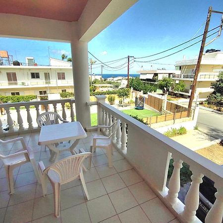 Captain Michalis Apartments Galatas  Экстерьер фото
