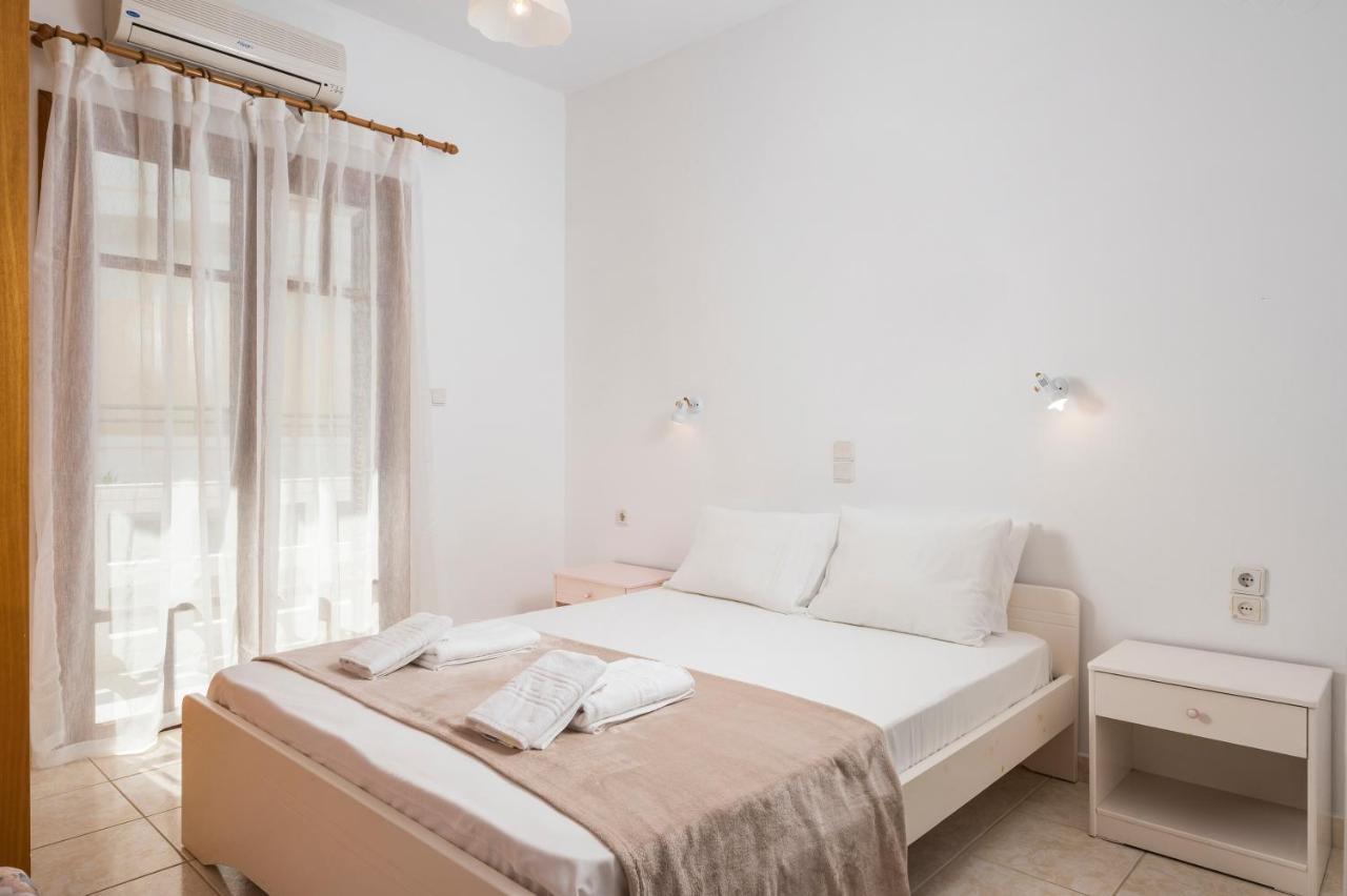Captain Michalis Apartments Galatas  Экстерьер фото
