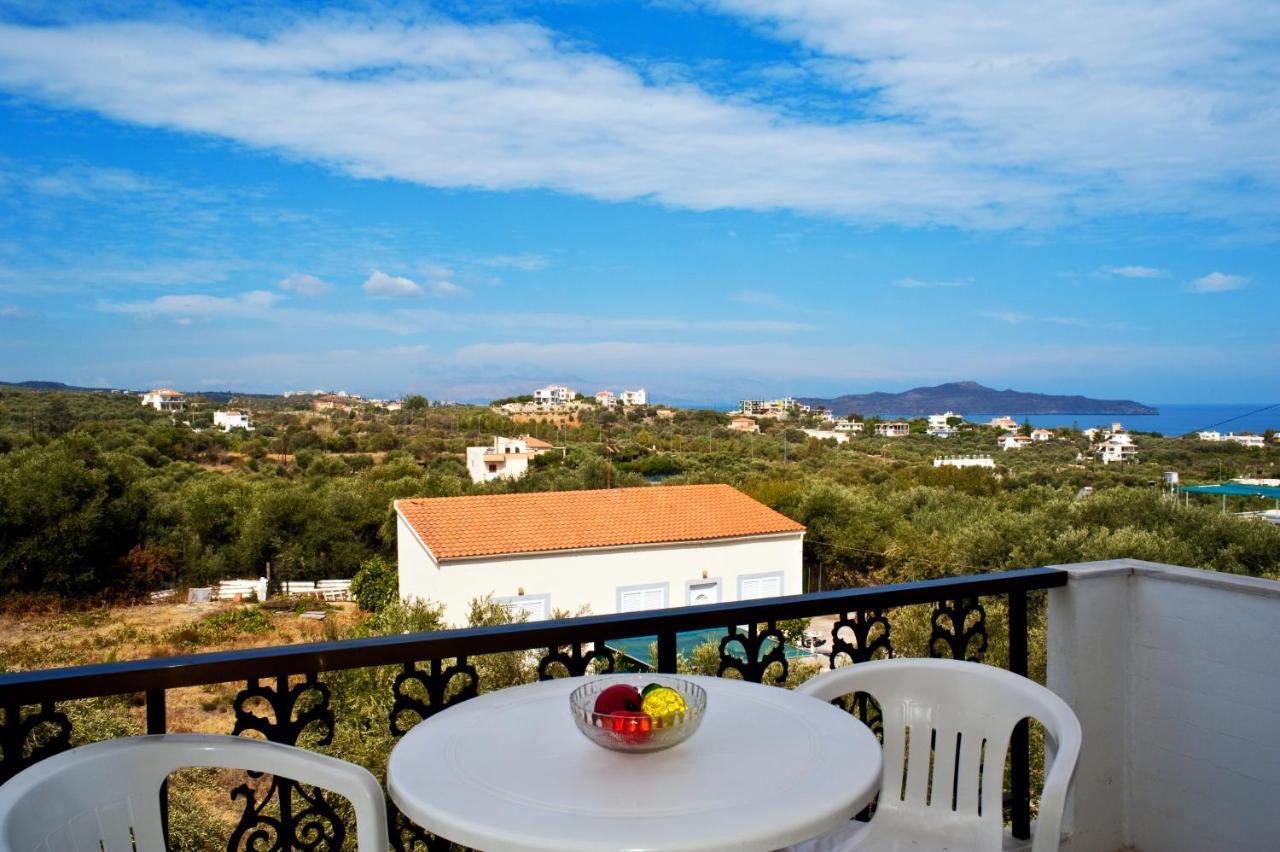 Captain Michalis Apartments Galatas  Экстерьер фото