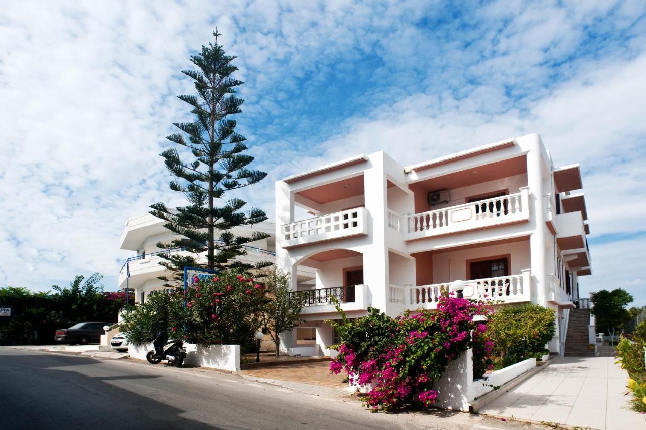 Captain Michalis Apartments Galatas  Экстерьер фото