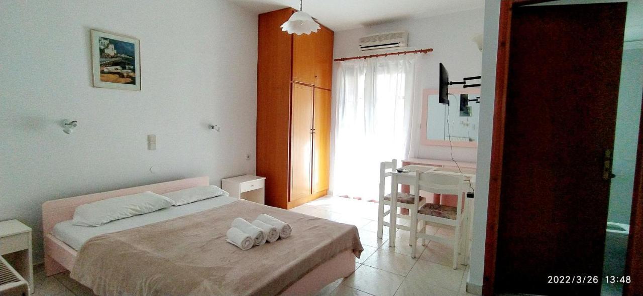 Captain Michalis Apartments Galatas  Экстерьер фото