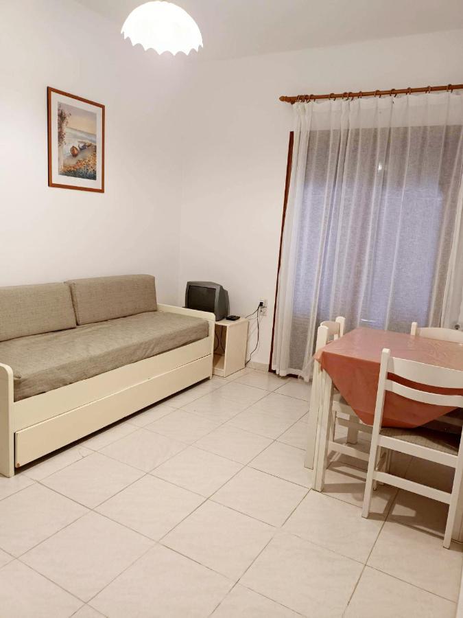 Captain Michalis Apartments Galatas  Экстерьер фото