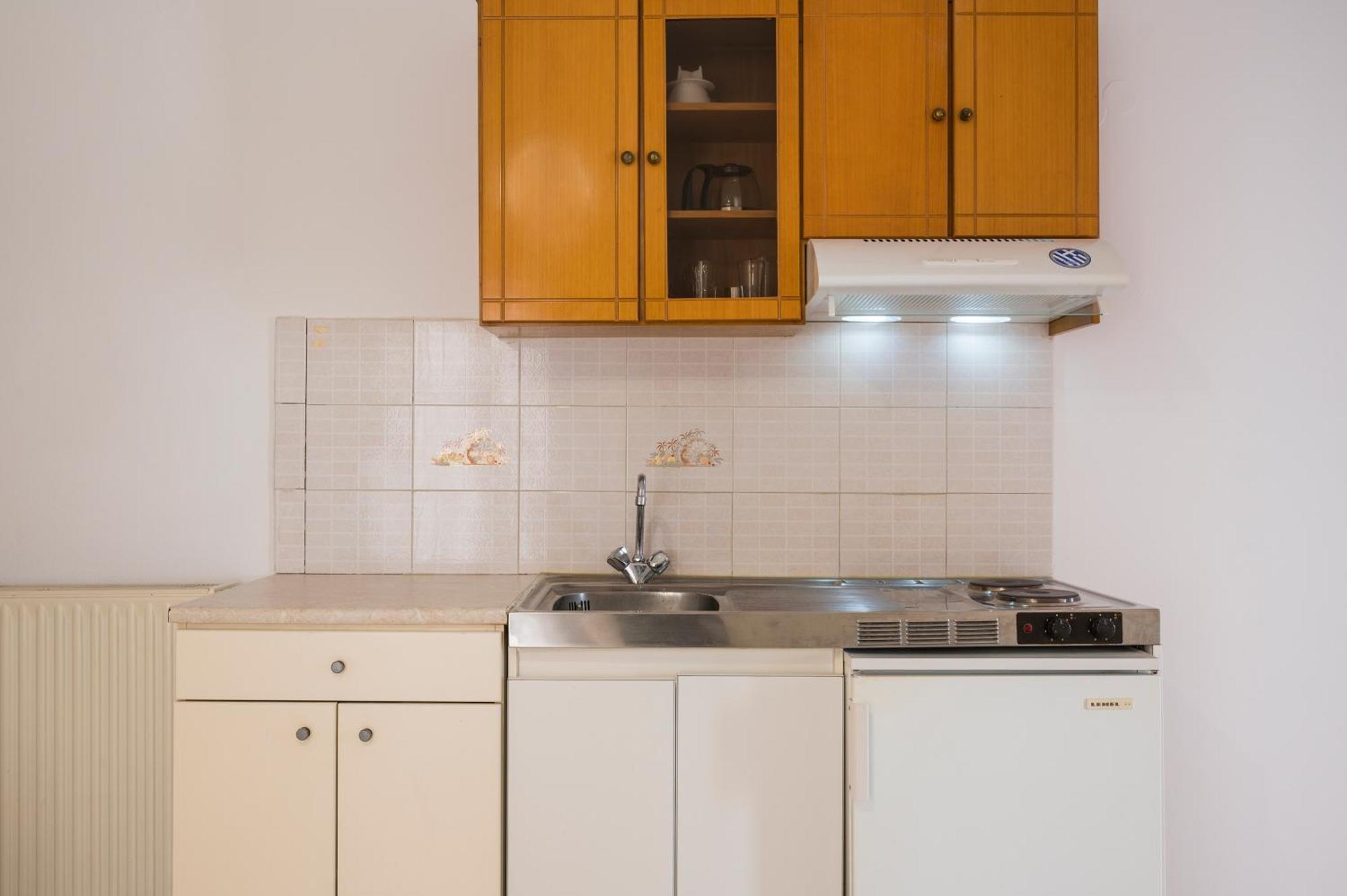 Captain Michalis Apartments Galatas  Экстерьер фото