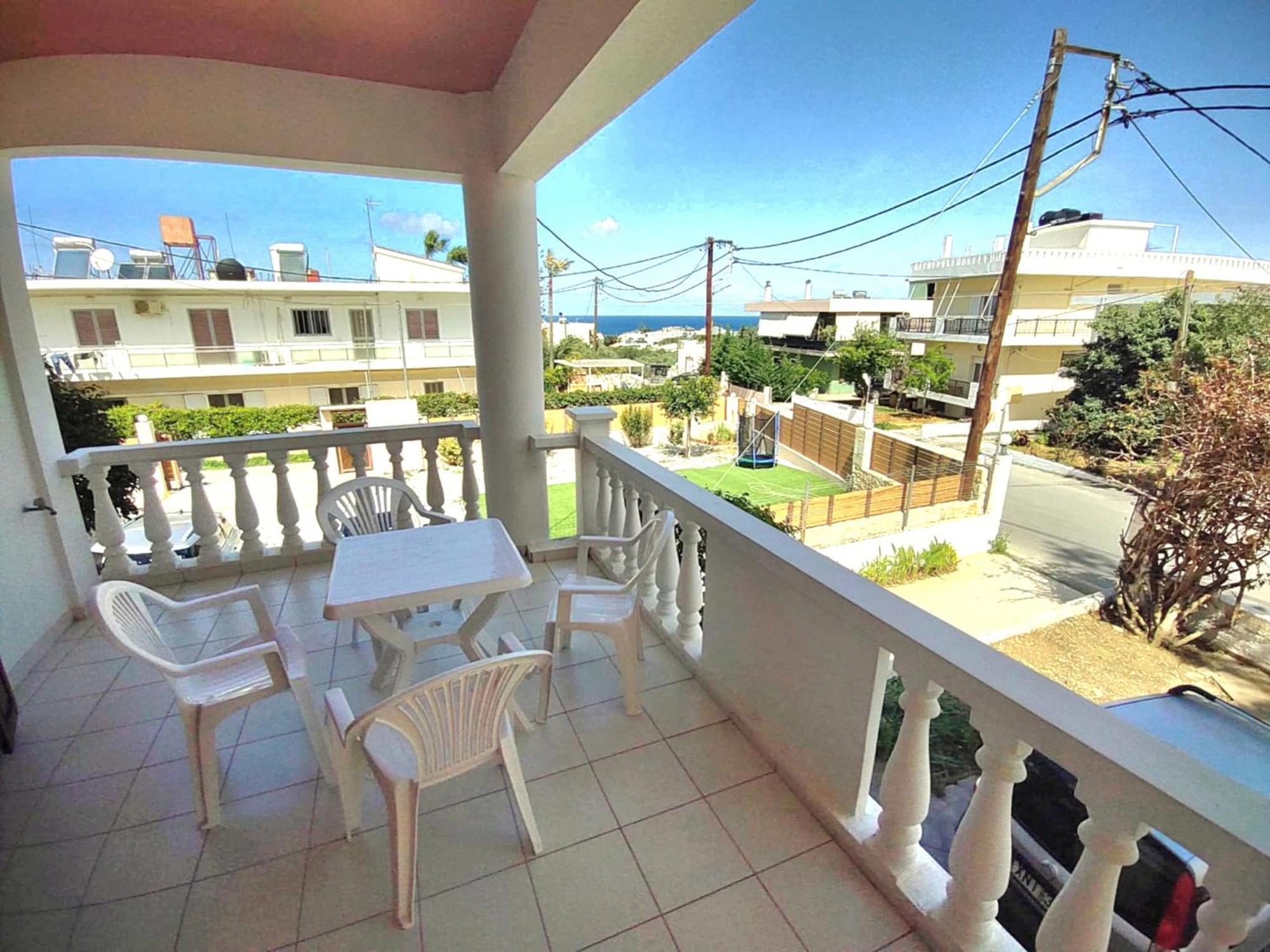 Captain Michalis Apartments Galatas  Экстерьер фото